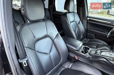 Позашляховик / Кросовер Porsche Cayenne 2011 в 