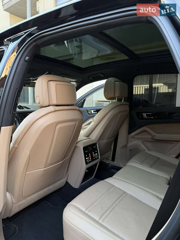 Внедорожник / Кроссовер Porsche Cayenne 2019 в Львове