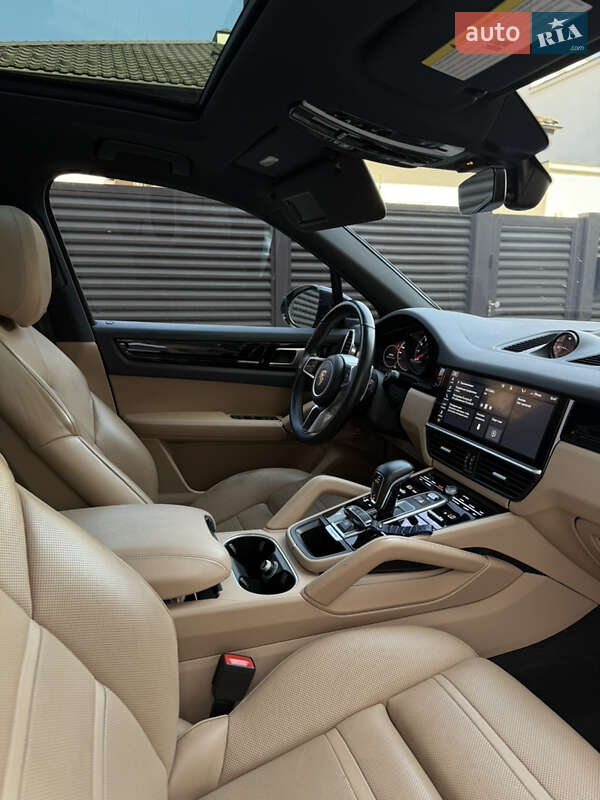 Внедорожник / Кроссовер Porsche Cayenne 2019 в Львове