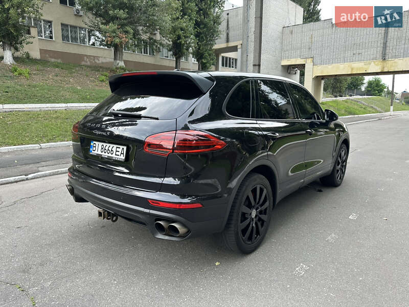 Внедорожник / Кроссовер Porsche Cayenne 2014 в Кременчуге