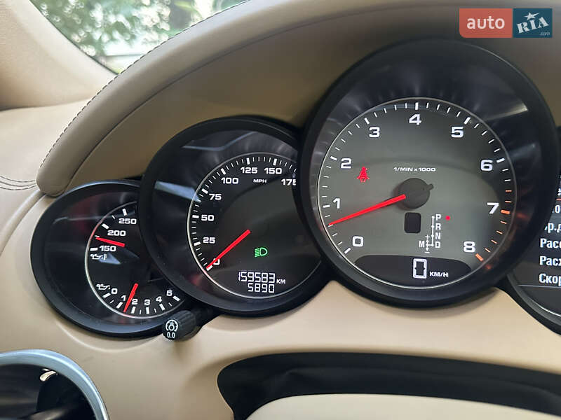 Внедорожник / Кроссовер Porsche Cayenne 2014 в Кременчуге