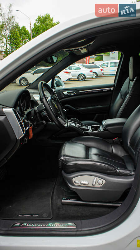 Внедорожник / Кроссовер Porsche Cayenne 2017 в Житомире