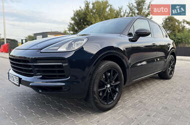 Внедорожник / Кроссовер Porsche Cayenne 2019 в 