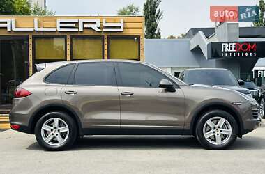 Внедорожник / Кроссовер Porsche Cayenne 2014 в 