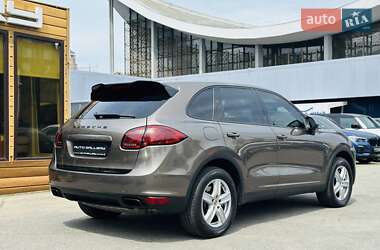 Внедорожник / Кроссовер Porsche Cayenne 2014 в 