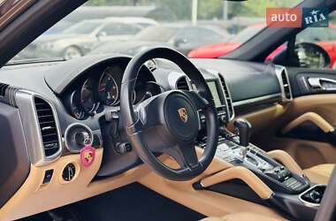 Внедорожник / Кроссовер Porsche Cayenne 2014 в 