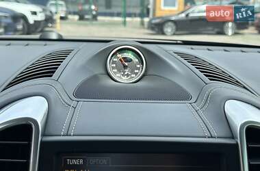 Внедорожник / Кроссовер Porsche Cayenne 2014 в 