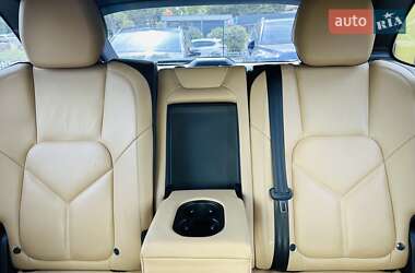 Внедорожник / Кроссовер Porsche Cayenne 2014 в 