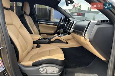 Внедорожник / Кроссовер Porsche Cayenne 2014 в 