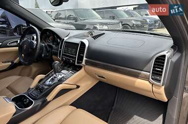 Внедорожник / Кроссовер Porsche Cayenne 2014 в 