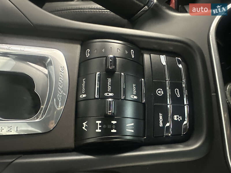 Внедорожник / Кроссовер Porsche Cayenne 2011 в Умани