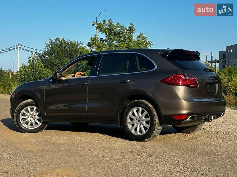 Позашляховик / Кросовер Porsche Cayenne 2013 в Харкові