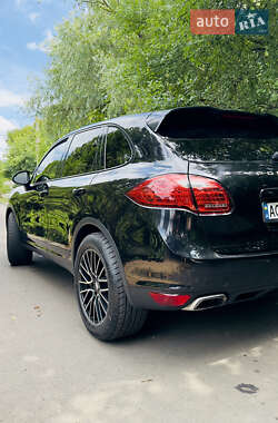 Внедорожник / Кроссовер Porsche Cayenne 2011 в 