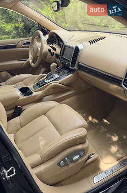 Внедорожник / Кроссовер Porsche Cayenne 2011 в 