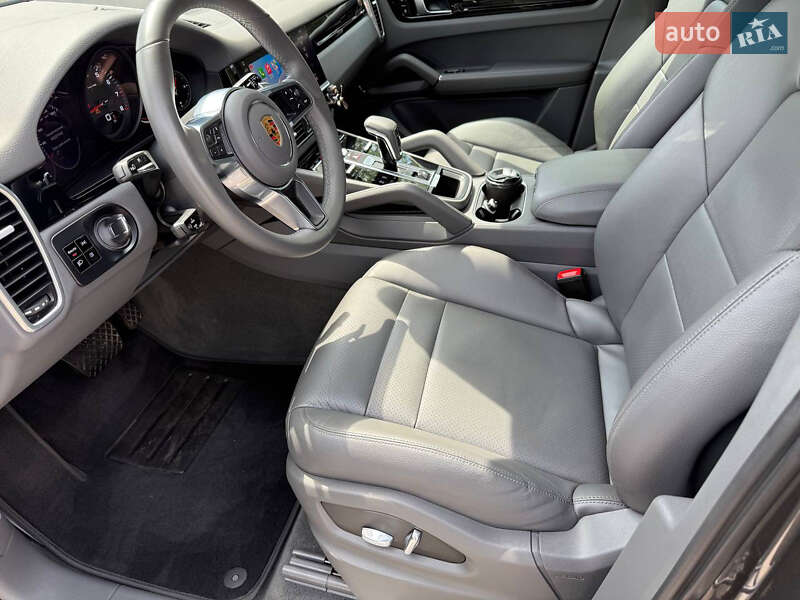 Внедорожник / Кроссовер Porsche Cayenne 2020 в Киеве