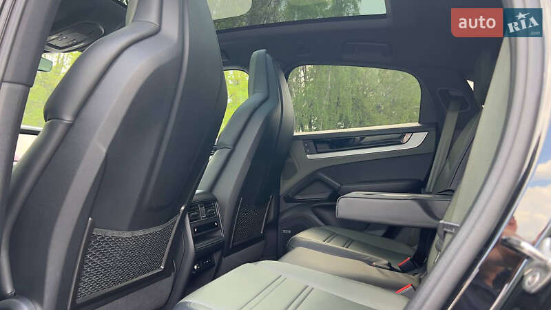 Внедорожник / Кроссовер Porsche Cayenne 2023 в Виннице
