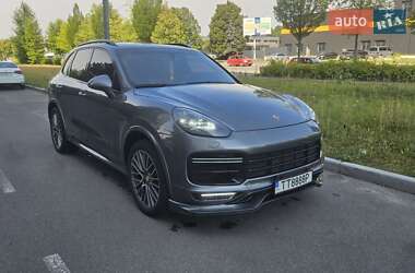 Внедорожник / Кроссовер Porsche Cayenne 2016 в Киеве
