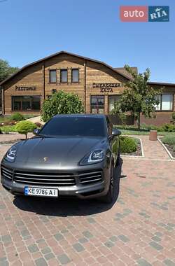 Внедорожник / Кроссовер Porsche Cayenne 2019 в 