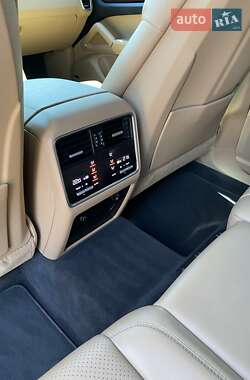 Внедорожник / Кроссовер Porsche Cayenne 2019 в 
