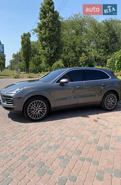 Внедорожник / Кроссовер Porsche Cayenne 2019 в 