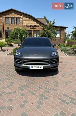 Внедорожник / Кроссовер Porsche Cayenne 2019 в 