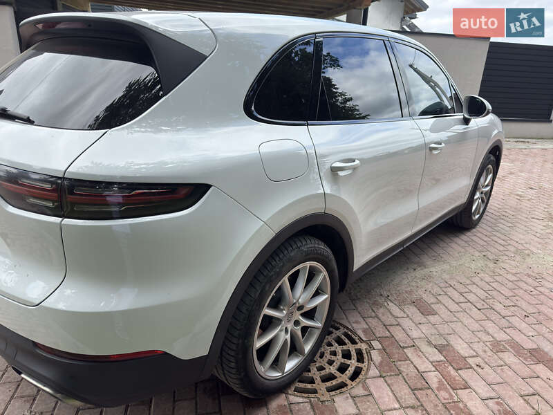 Позашляховик / Кросовер Porsche Cayenne 2018 в Львові