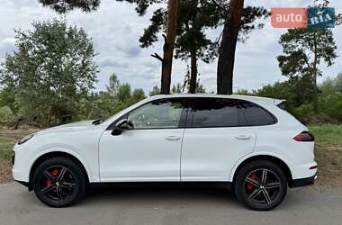 Позашляховик / Кросовер Porsche Cayenne 2013 в 