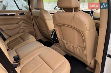 Позашляховик / Кросовер Porsche Cayenne 2013 в 