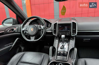 Позашляховик / Кросовер Porsche Cayenne 2012 в 