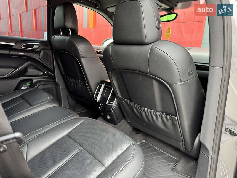 Внедорожник / Кроссовер Porsche Cayenne 2012 в Киеве фото 26 Внедорожник / Кроссовер Porsche Cayenne 2012 в Киеве