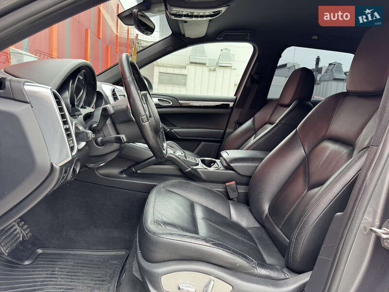 Внедорожник / Кроссовер Porsche Cayenne 2012 в Киеве фото 31 Внедорожник / Кроссовер Porsche Cayenne 2012 в Киеве