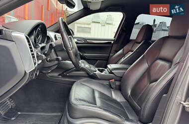 Позашляховик / Кросовер Porsche Cayenne 2012 в 