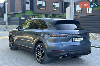 Внедорожник / Кроссовер Porsche Cayenne 2018 в 