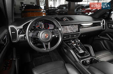 Внедорожник / Кроссовер Porsche Cayenne 2018 в 