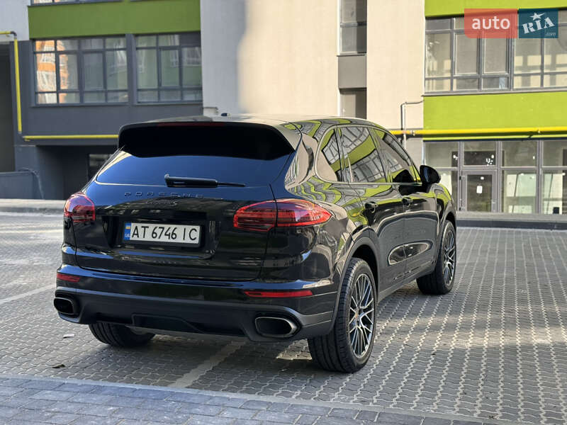 Внедорожник / Кроссовер Porsche Cayenne 2015 в Ивано-Франковске