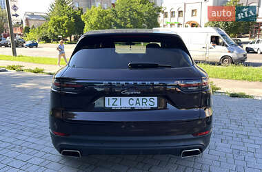 Внедорожник / Кроссовер Porsche Cayenne 2018 в 