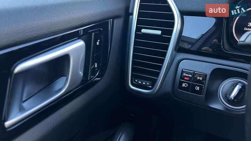 Позашляховик / Кросовер Porsche Cayenne 2018 в Львові