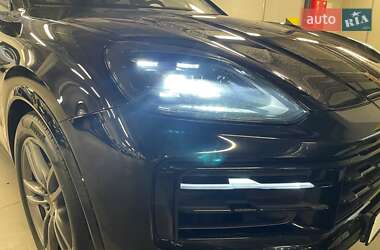 Внедорожник / Кроссовер Porsche Cayenne 2023 в 