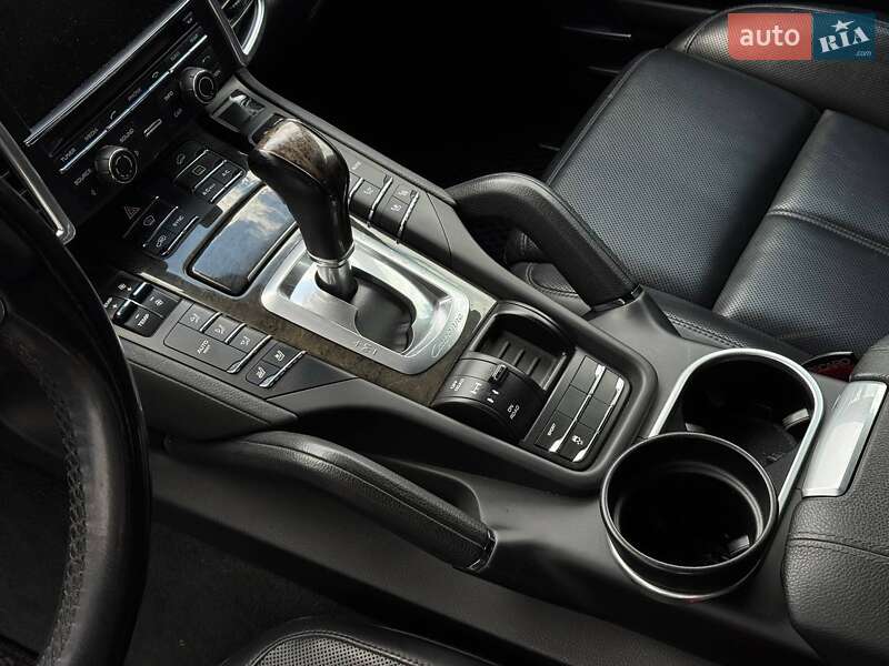 Позашляховик / Кросовер Porsche Cayenne 2015 в Кам'янець-Подільському