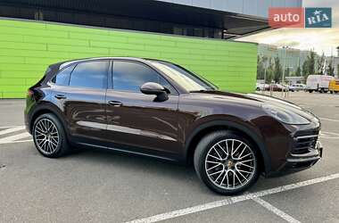 Внедорожник / Кроссовер Porsche Cayenne 2018 в 
