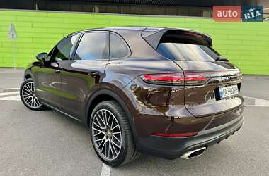 Внедорожник / Кроссовер Porsche Cayenne 2018 в 