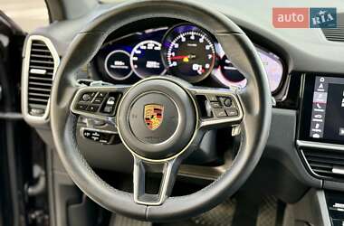 Внедорожник / Кроссовер Porsche Cayenne 2018 в 