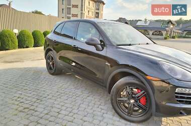 Позашляховик / Кросовер Porsche Cayenne 2013 в 