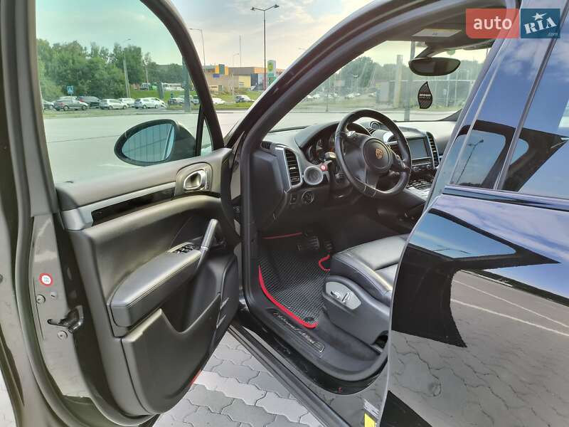 Внедорожник / Кроссовер Porsche Cayenne 2013 в Львове
