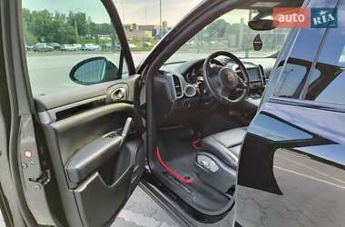 Позашляховик / Кросовер Porsche Cayenne 2013 в 