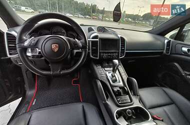 Позашляховик / Кросовер Porsche Cayenne 2013 в 