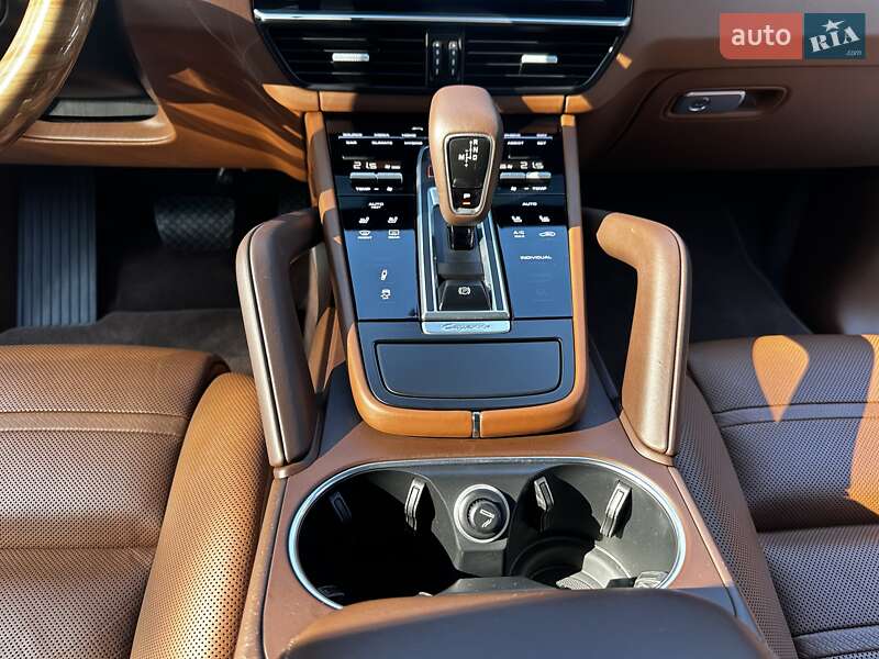 Позашляховик / Кросовер Porsche Cayenne 2018 в Києві