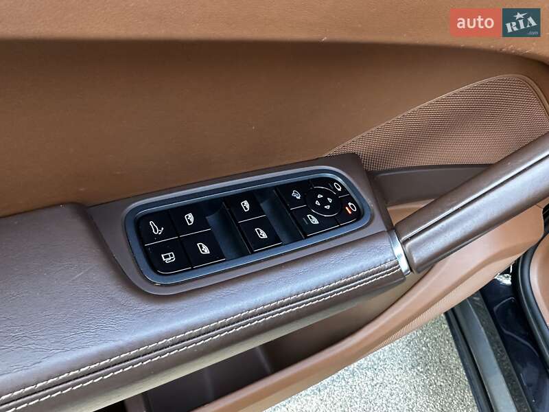 Позашляховик / Кросовер Porsche Cayenne 2018 в Києві