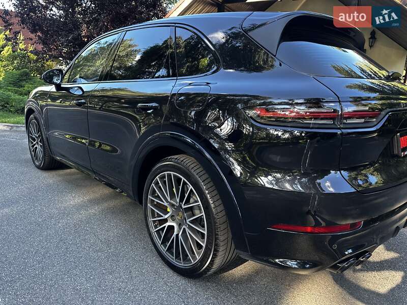 Позашляховик / Кросовер Porsche Cayenne 2018 в Києві