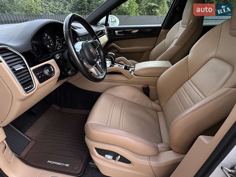 Позашляховик / Кросовер Porsche Cayenne 2019 в Стрию